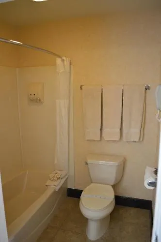Dynasty Suites Redlands 3*,