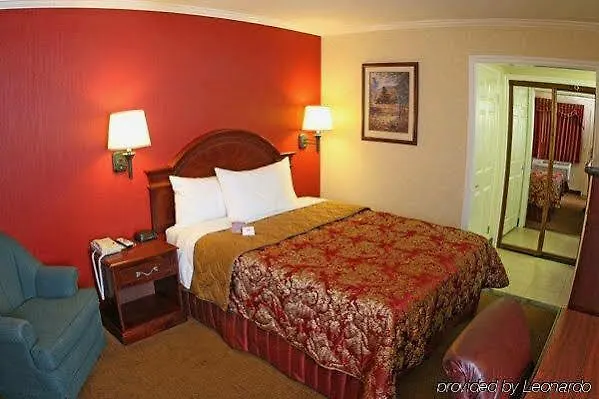 Dynasty Suites Redlands Hotel